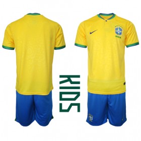 Baby Fußballbekleidung Brasilien Heimtrikot WM 2022 Kurzarm (+ kurze hosen)